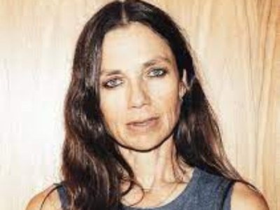 Justine Bateman is an award-winning actress.